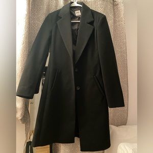 BLACK COAT